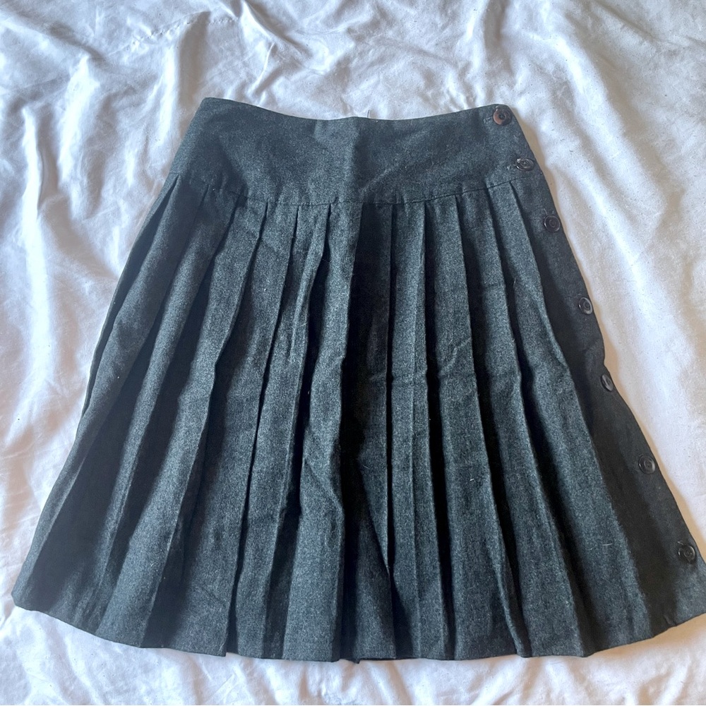 Elegant Grey Pleated Skirt